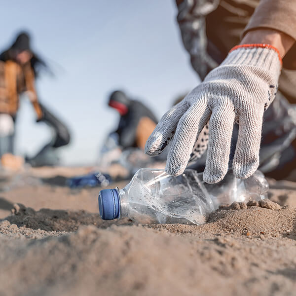 oecolife unterstützt Plastik Bank bei der Beseitigung von Plastikmüll